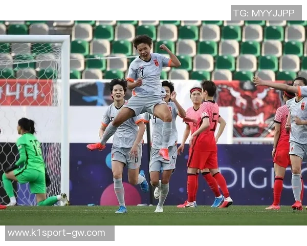 女足亚洲杯最佳阵容揭晓孙雯王霜领衔日本四将入选成最大赢家